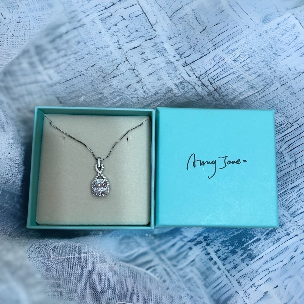 Amy Jane Clear Silver Necklace Bridal Jewelry W/ Box